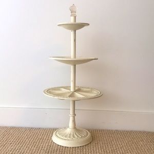 PB TEEN Three Tiered Jewelry Holder